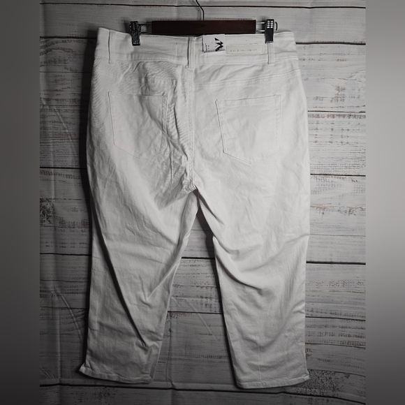 NWT White Mark Women's White Capris Plus Size 20 - Picture 4 of 7